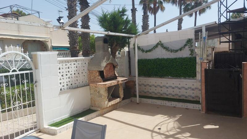 Villa til salgs i Torrevieja, Alicante