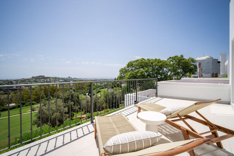 4 bedroom Townhouse for sale