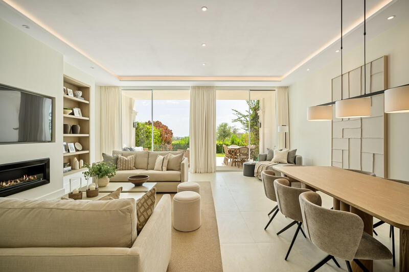 4 bedroom Townhouse for sale