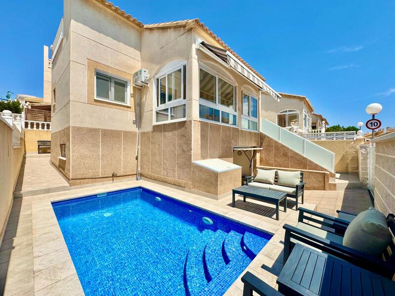 Townhouse for sale in Orihuela Costa, Alicante