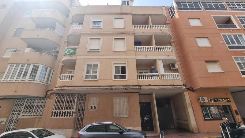 Lejlighed til salg i Torrevieja, Alicante