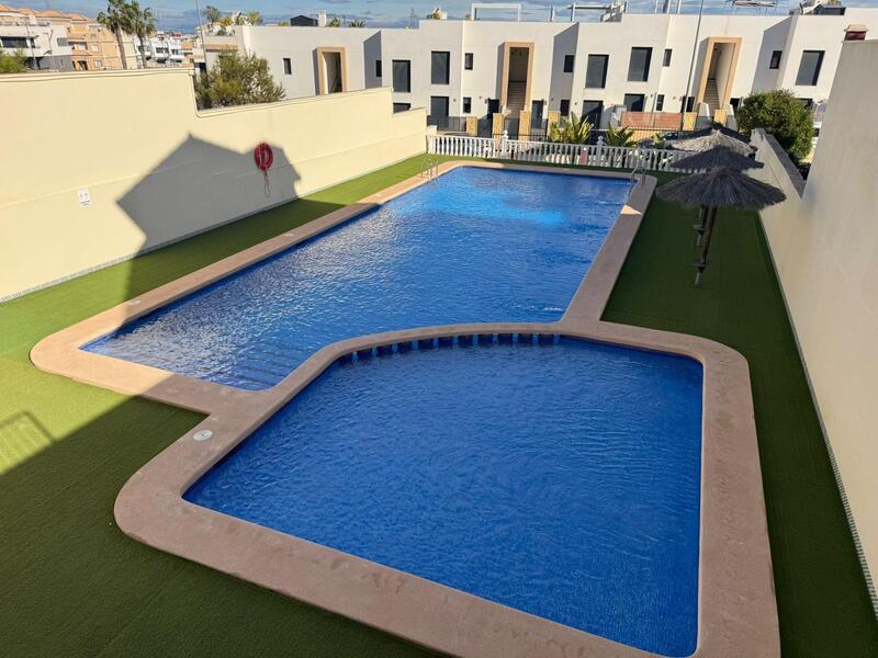 3 bedroom Townhouse for sale