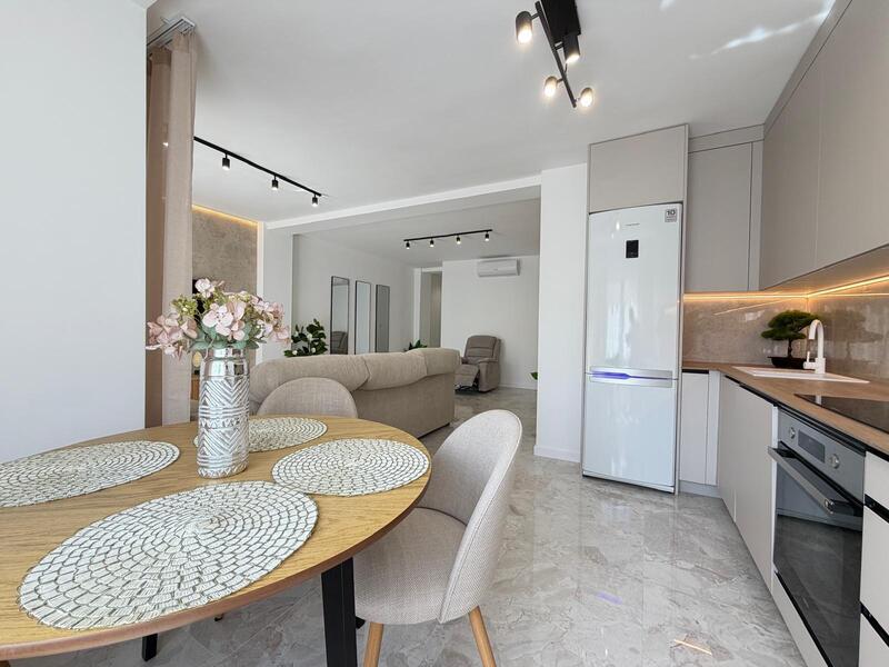 квартира продается в Torrevieja, Alicante