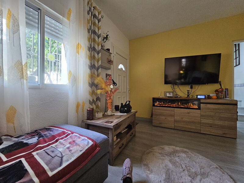 2 bedroom Townhouse for sale