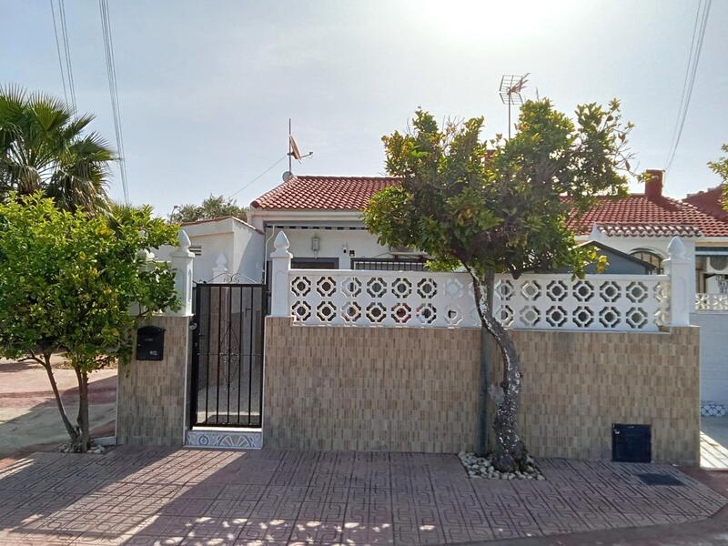 Villa till salu i Torrevieja, Alicante