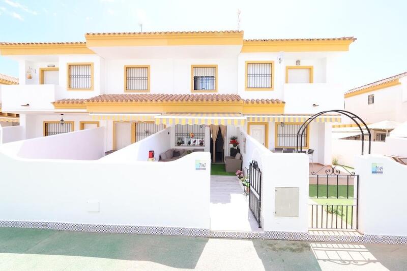 Duplex for sale in Pilar de la Horadada, Alicante