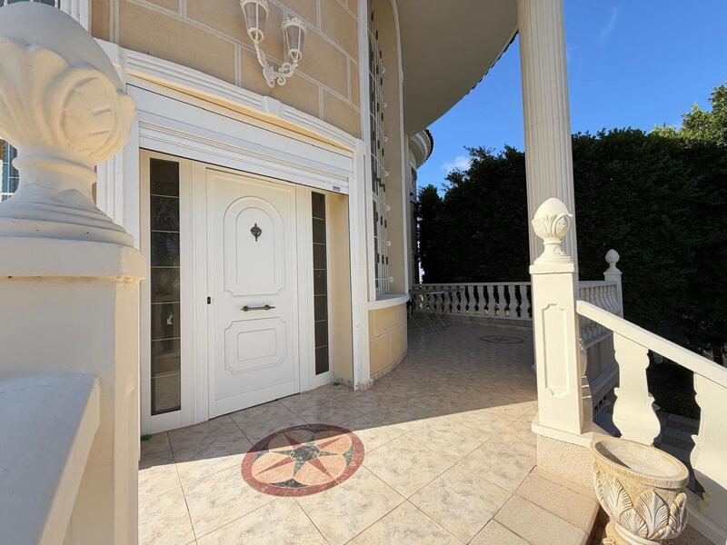 6 Schlafzimmer Villa zu verkaufen