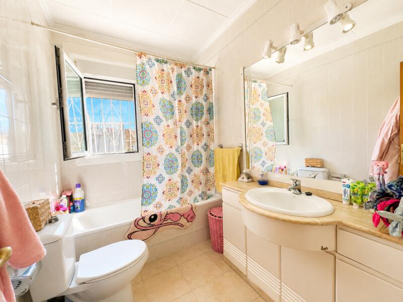 5 Schlafzimmer Villa zu verkaufen 5 Schlafzimmer Villa zu verkaufen