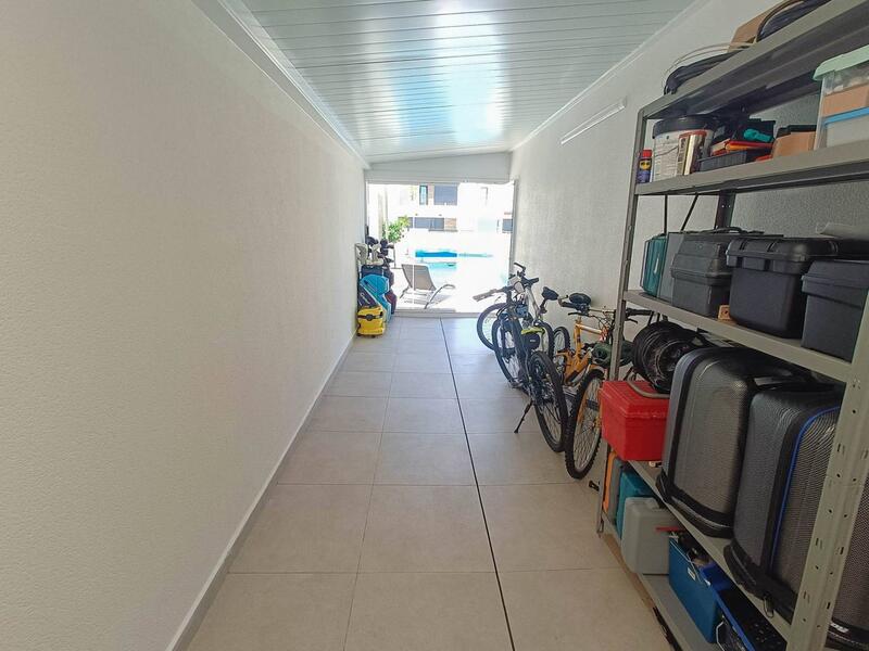5 Schlafzimmer Villa zu verkaufen 5 Schlafzimmer Villa zu verkaufen
