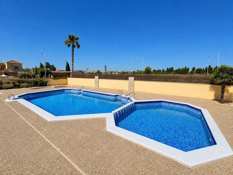 Tweezijdig Te koop in Torrevieja, Alicante