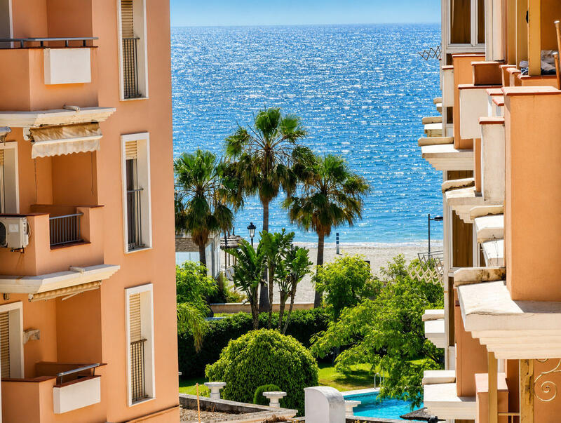 Lägenhet till salu i San Luis de Sabinillas, Málaga