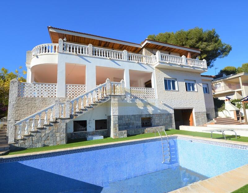 Villa en venta en Campoamor, Alicante