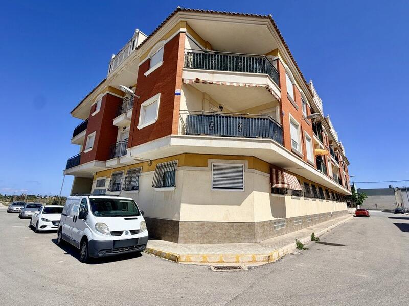 квартира продается в Dolores, Alicante