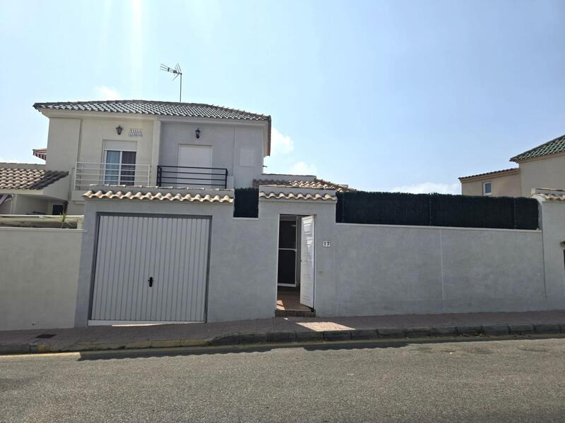 Gezinswoning Te koop in Torrevieja, Alicante