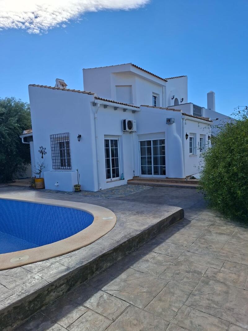 5 bedroom Villa for sale