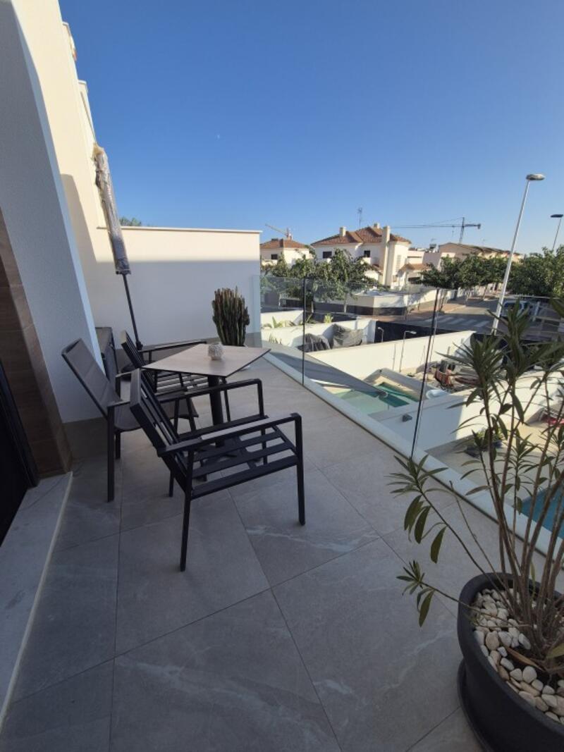 3 bedroom Townhouse for sale