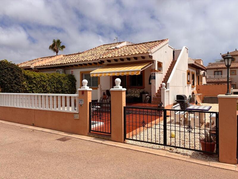 Country House for sale in Lomas de la Juliana, Alicante