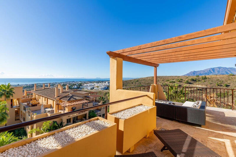 Apartamento en venta en Benahavis, Málaga