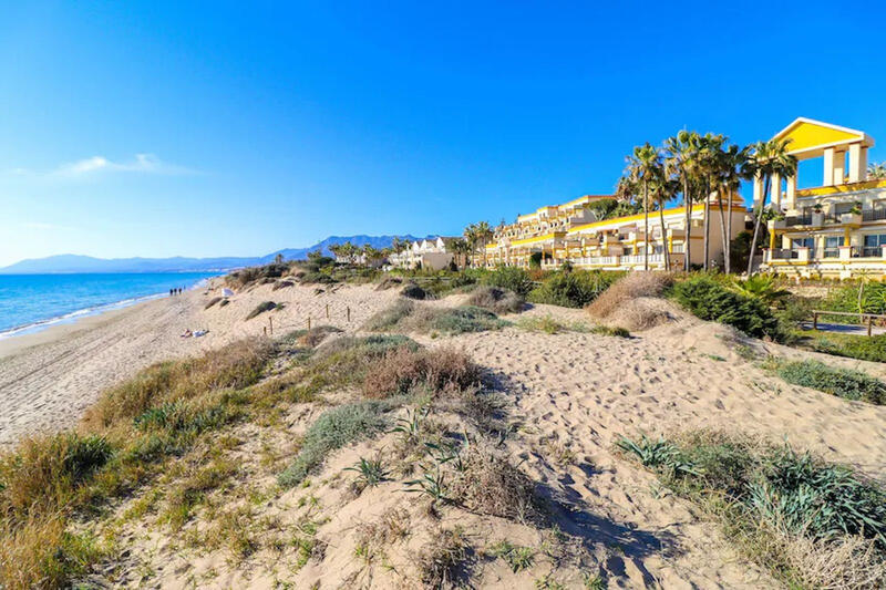 Apartamento en venta en Elviria, Málaga
