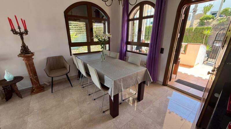 4 bedroom Villa for sale