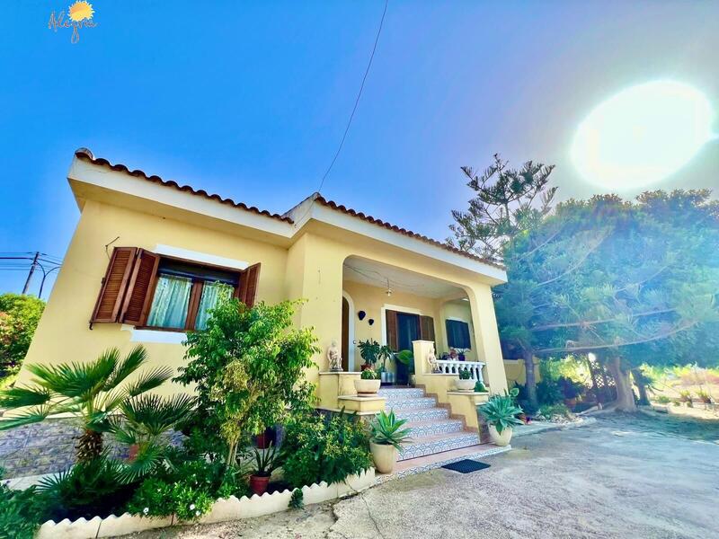 4 slaapkamer Villa Te koop 4 slaapkamer Villa Te koop