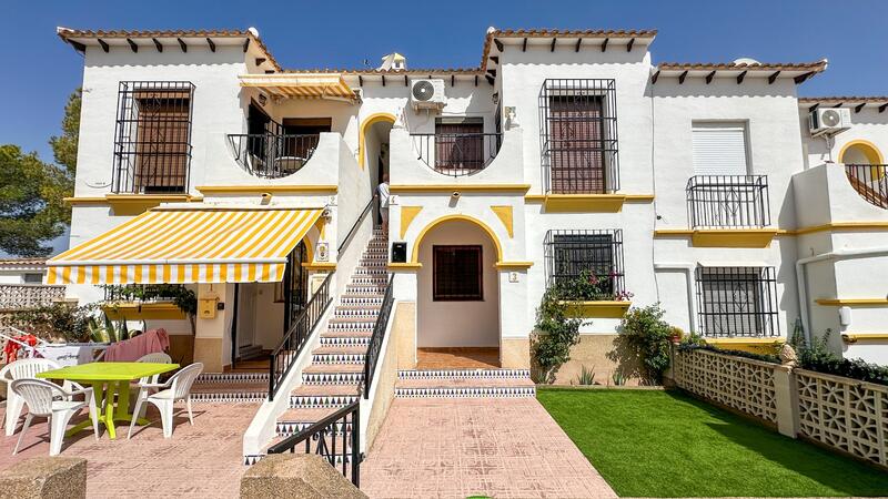Villa til salgs i San Miguel de Salinas, Alicante
