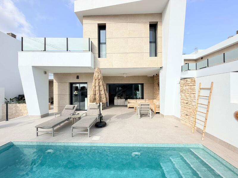 3 Cuarto Villa en venta