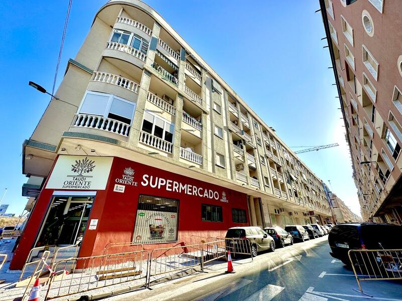 Lejlighed til salg i Torrevieja, Alicante