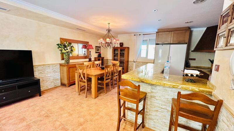 5 Schlafzimmer Villa zu verkaufen 5 Schlafzimmer Villa zu verkaufen