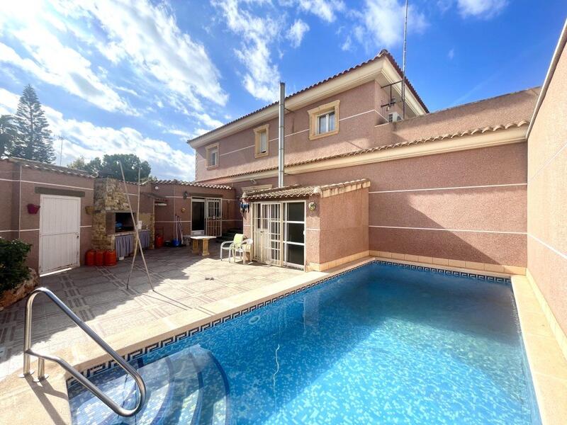 5 bedroom Villa for sale
