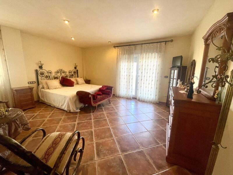 5 bedroom Villa for sale