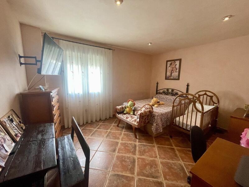 5 bedroom Villa for sale