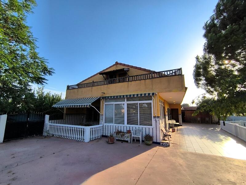 Villa for sale in Yecla, Murcia