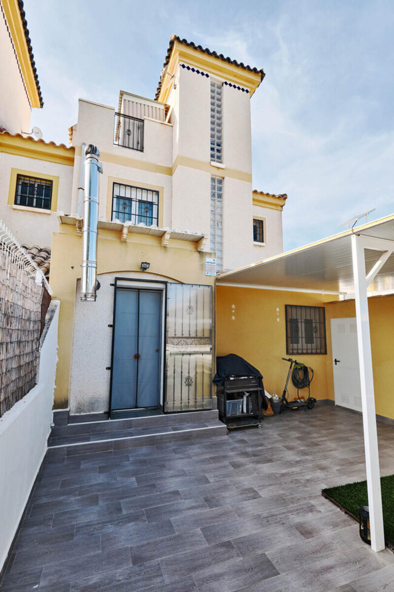 3 bedroom Country House for sale 3 bedroom Country House for sale