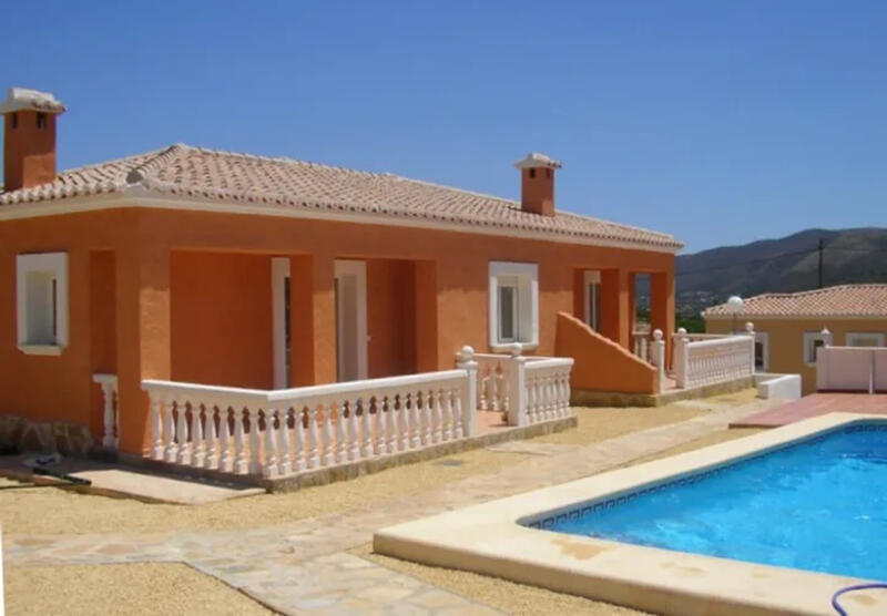 Villa en venta en Alcalali, Alicante