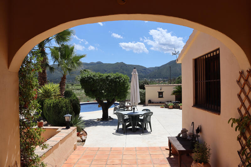 3 bedroom Country House for sale