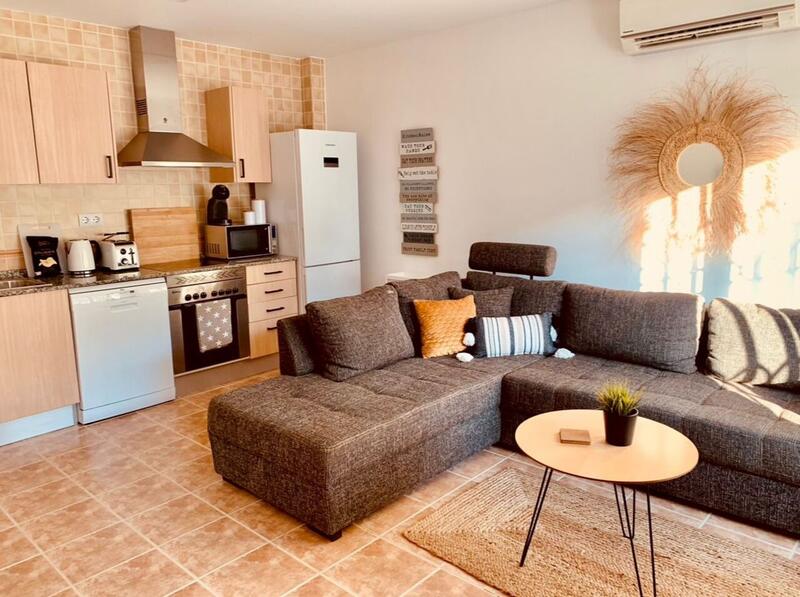 2 slaapkamer Appartement voor lange termijn huur