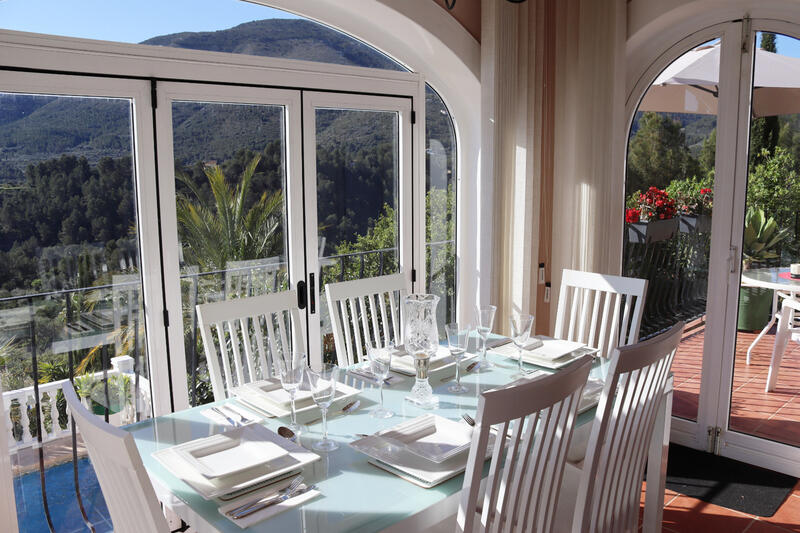 4 спальная комната вилла продается