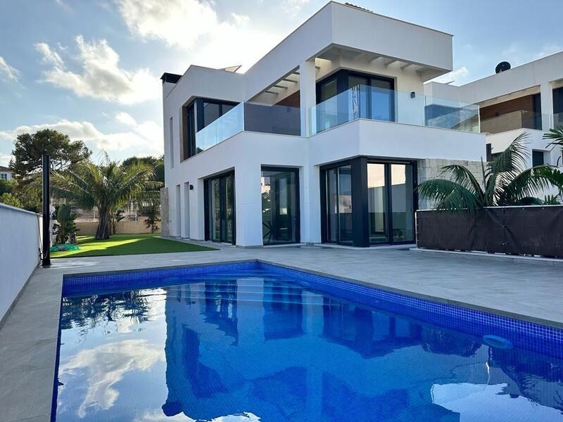 4 bedroom Villa for sale