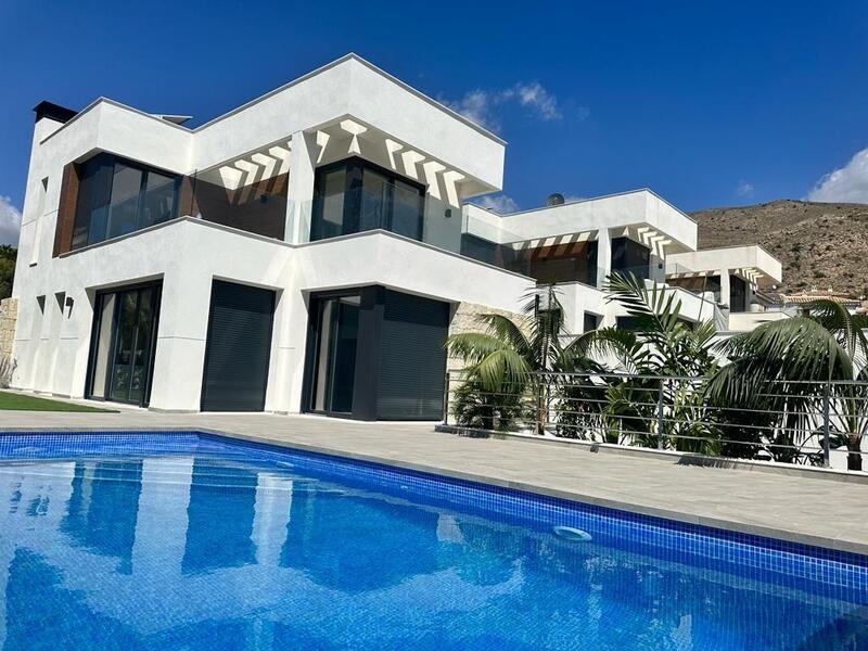 4 bedroom Villa for sale