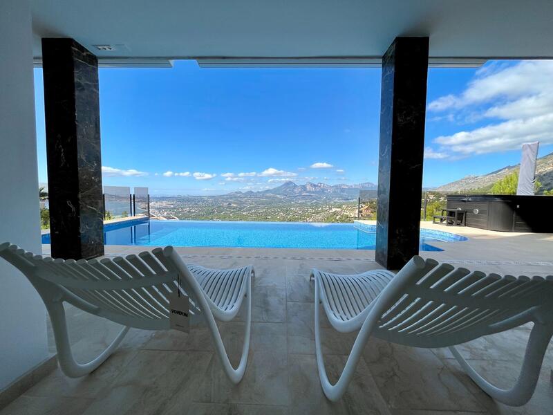 Villa for sale in Altea, Alicante