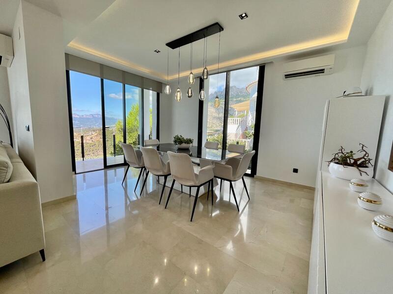4 bedroom Villa for sale