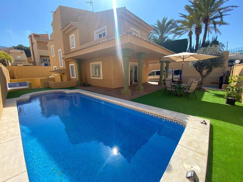 Villa for sale in Benidorm, Alicante