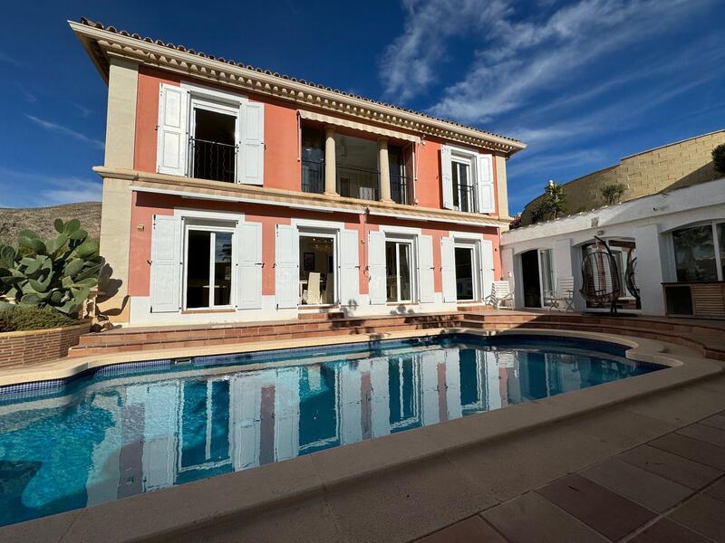 Villa til salg i Finestrat, Alicante