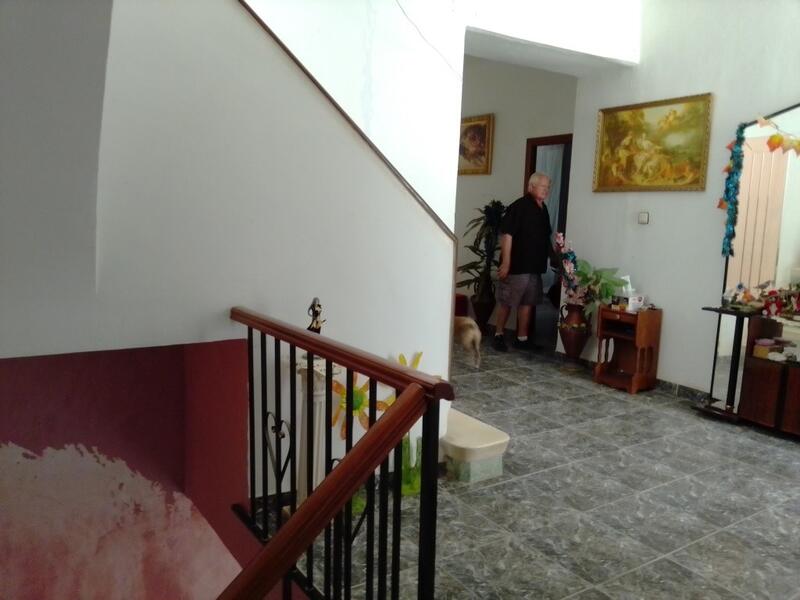 8 bedroom Townhouse for sale