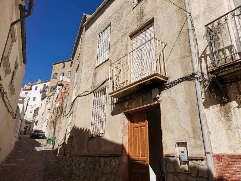 Gezinswoning Te koop in Martos, Jaén