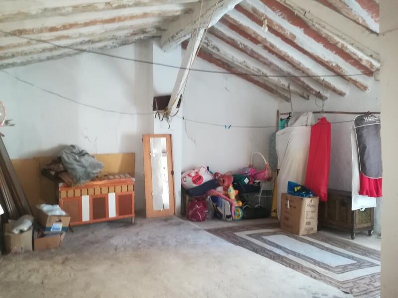 4 slaapkamer Gezinswoning Te koop