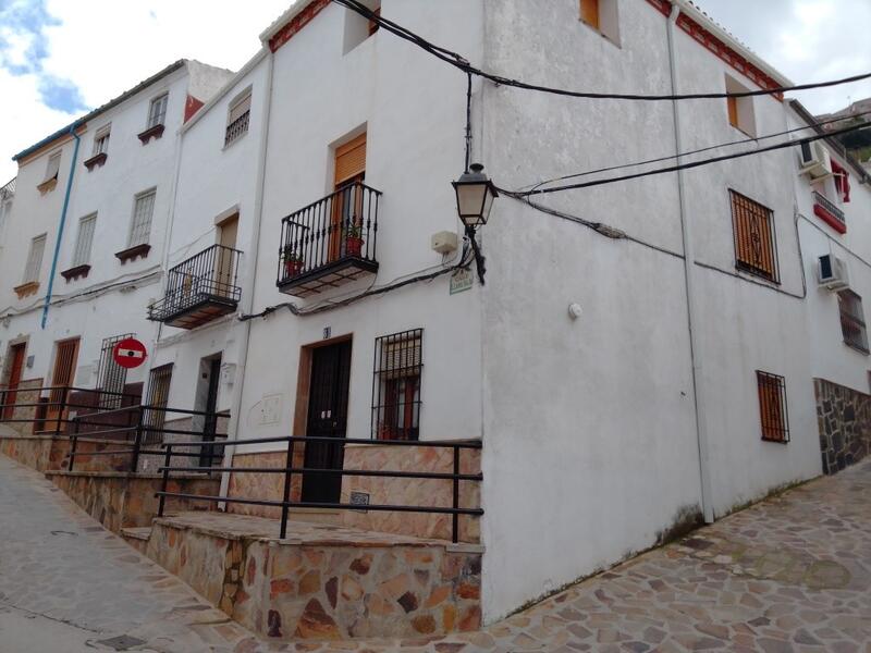 Townhouse for sale in Martos, Jaén