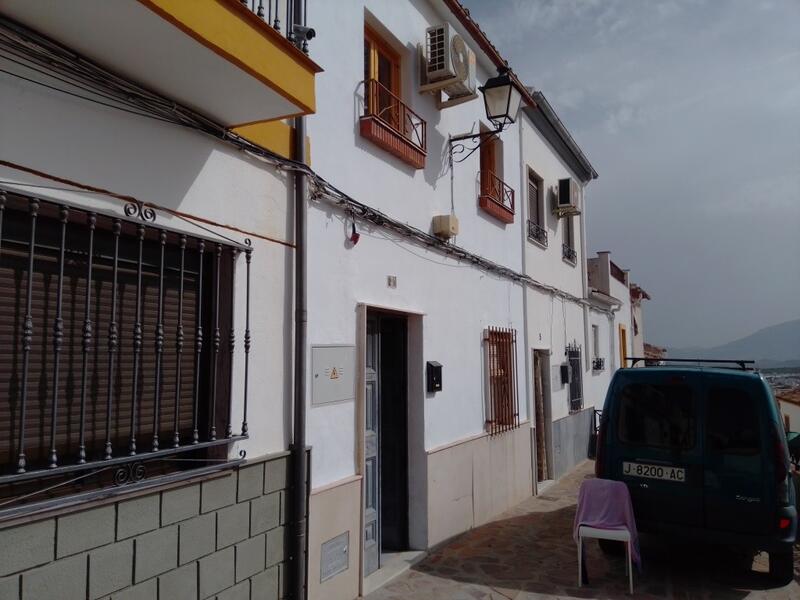 Townhouse for sale in Martos, Jaén