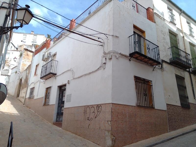 Townhouse for sale in Martos, Jaén